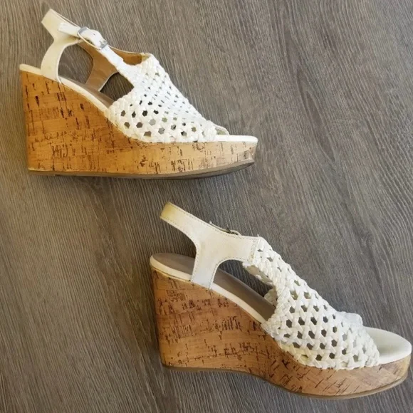 SO Taffy Wedge Heels - Picture 7 of 14